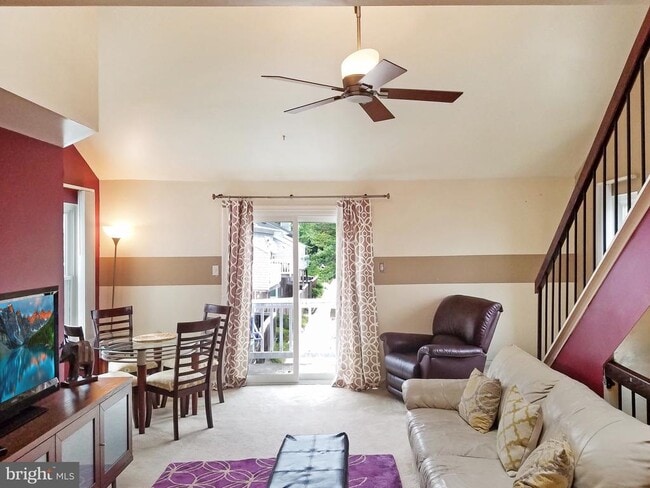 4324 Pembrook Village Dr in Alexandria, VA - Building Photo - Building Photo