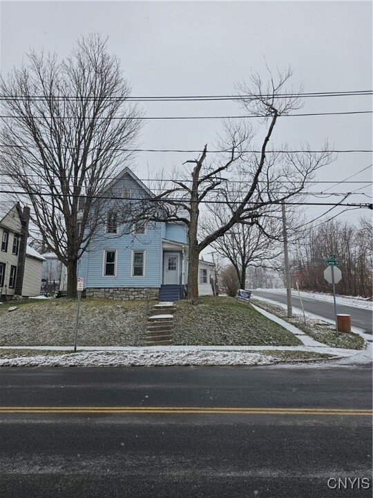 702 Leray St in Watertown, NY - Building Photo