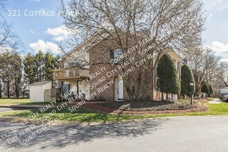 221 Cottage Pl in Nashville, TN - Building Photo - Building Photo