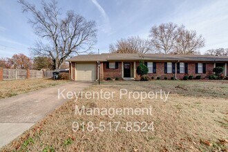 6105 S Troost Ave in Tulsa, OK - Building Photo - Building Photo
