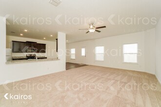 962 Shady Brk in New Braunfels, TX - Foto de edificio - Building Photo