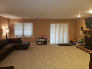 7713 Bristol Square Ct in Springfield, VA - Building Photo - Building Photo