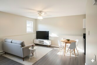 286 Newridge Ave, Unit 286 in Waterbury, CT - Foto de edificio - Building Photo