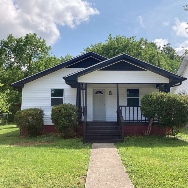 property at 611 W 17th St