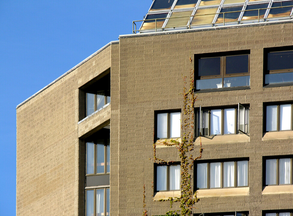 Three Cathedral Square in Burlington, VT - Building Photo