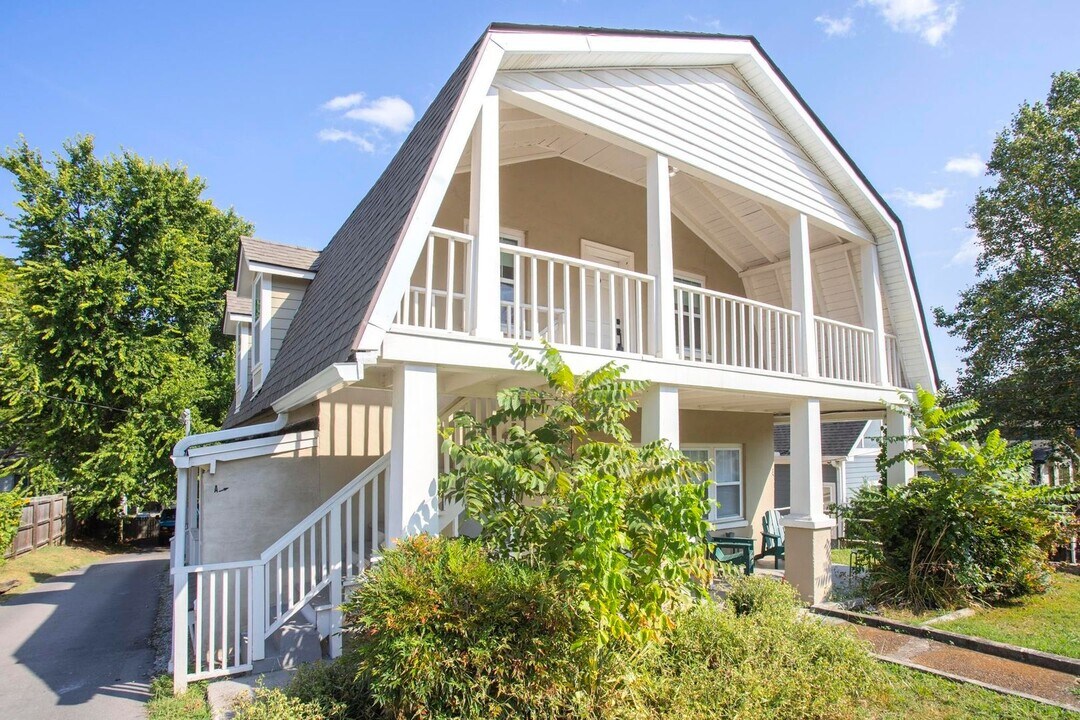 611 S 14th St in Nashville, TN - Building Photo