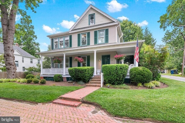 property at 205 S Hanson St