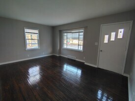 624 Alliance Ave in Rockford, IL - Building Photo