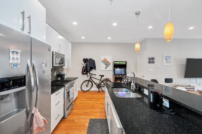 2444 Ontario Rd NW in Washington, DC - Building Photo - Building Photo