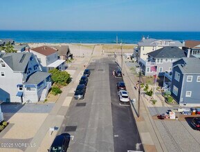 8 Ortley Ave in Lavallette, NJ - Building Photo - Building Photo