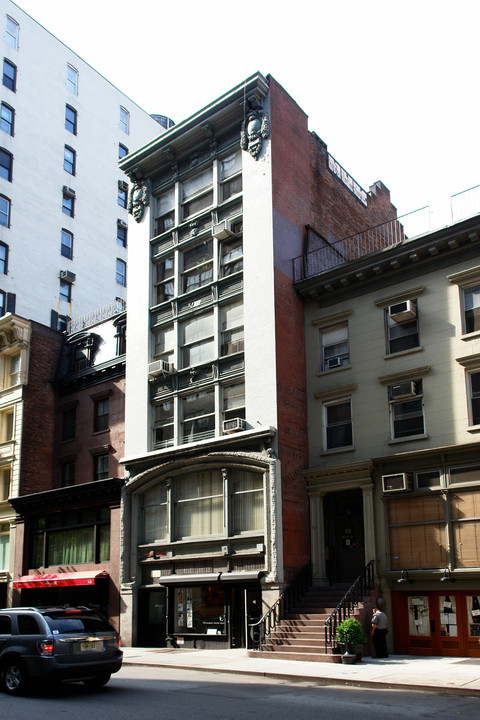 Cooperative in New York, NY - Building Photo