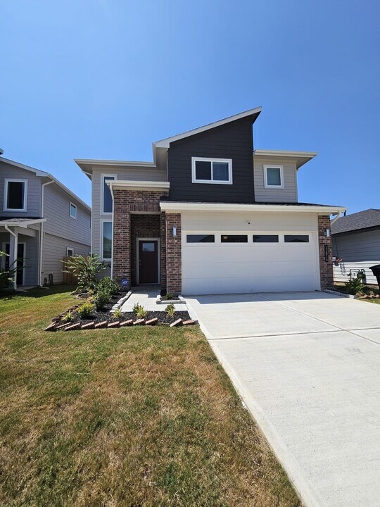 12816 Heddington Grv Ln in Houston, TX - Building Photo