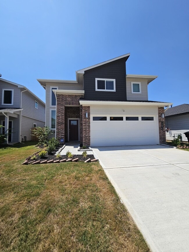 property at 12816 Heddington Grv Ln