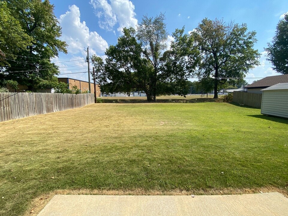 1416 Brookhaven Rd in Jonesboro, AR - Building Photo