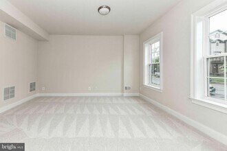 331 Pink Azalea Terrace SE in Leesburg, VA - Building Photo - Building Photo