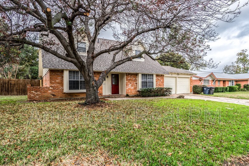 1954 Mims St in Fort Worth, TX - Building Photo