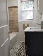 1976 Loney Dr in Nashville, TN - Building Photo - Building Photo