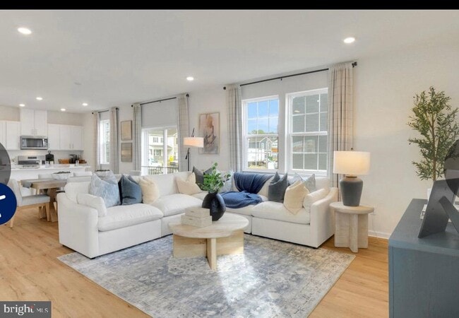 property at 121 Malibu Dr