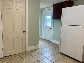 649 W Hopocan Ave in Barberton, OH - Building Photo - Building Photo