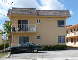 1252 NW 3rd St in Miami, FL - Building Photo