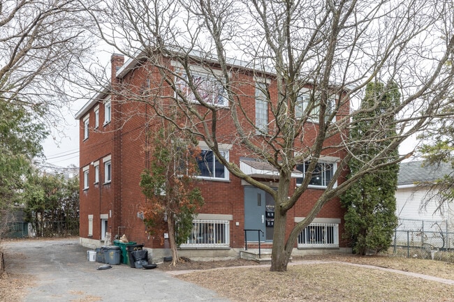 230 Ste-Monique St