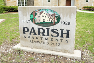 Parish Apartments in Iowa City, IA - Foto de edificio - Building Photo