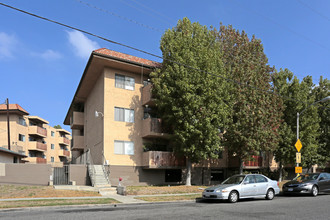 Atlantic Towers in Alhambra, CA - Foto de edificio - Building Photo