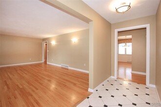 101 Britain Rd in Fayetteville, NY - Building Photo - Building Photo