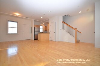 110 2nd St, Unit 106 in Cambridge, MA - Building Photo - Building Photo