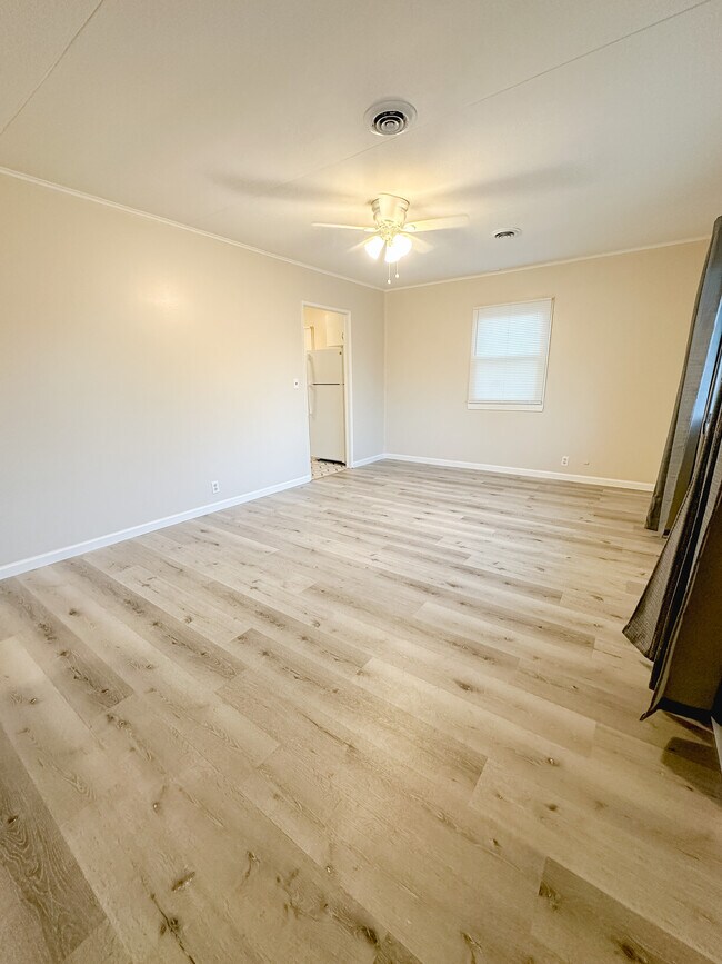 108 Oak Dr in Metropolis, IL - Foto de edificio - Building Photo