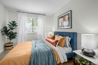 Port Crossing Apartments in Portage, IN - Building Photo - Building Photo