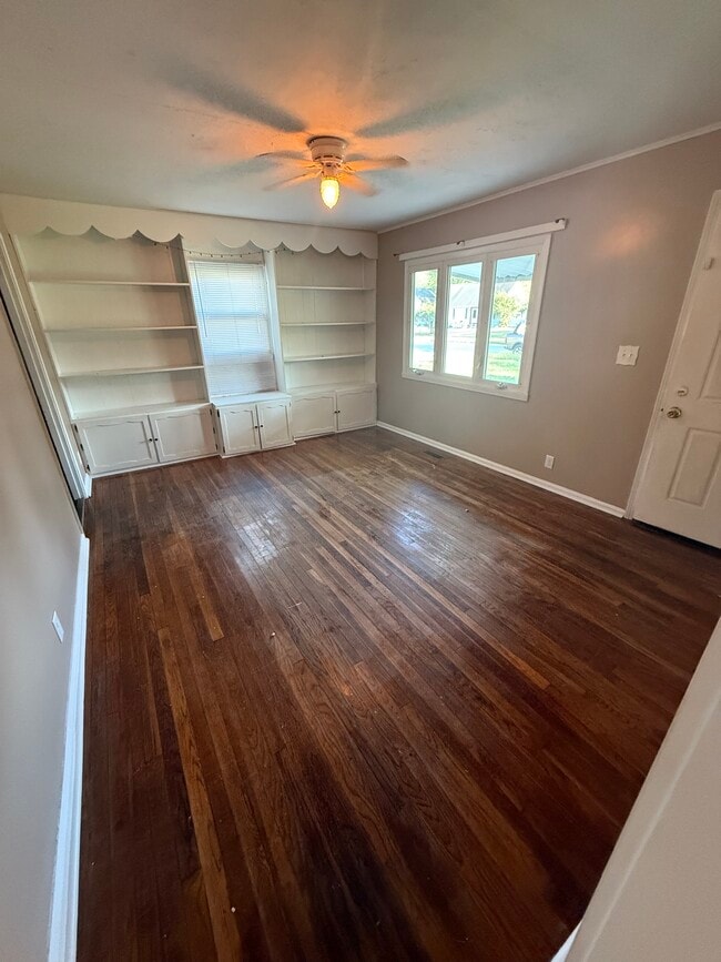 806 Lonsvale Dr in Anderson, IN - Building Photo - Building Photo