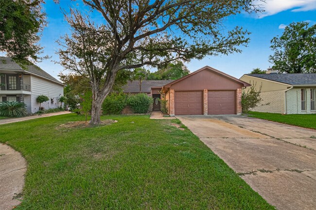 property at 3906 Glen Cove Cir