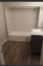 5953 Meade Rd in Sylvania, OH - Foto de edificio - Building Photo