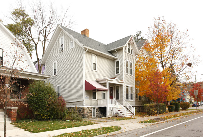 301 N State St in Ann Arbor, MI - Foto de edificio - Building Photo