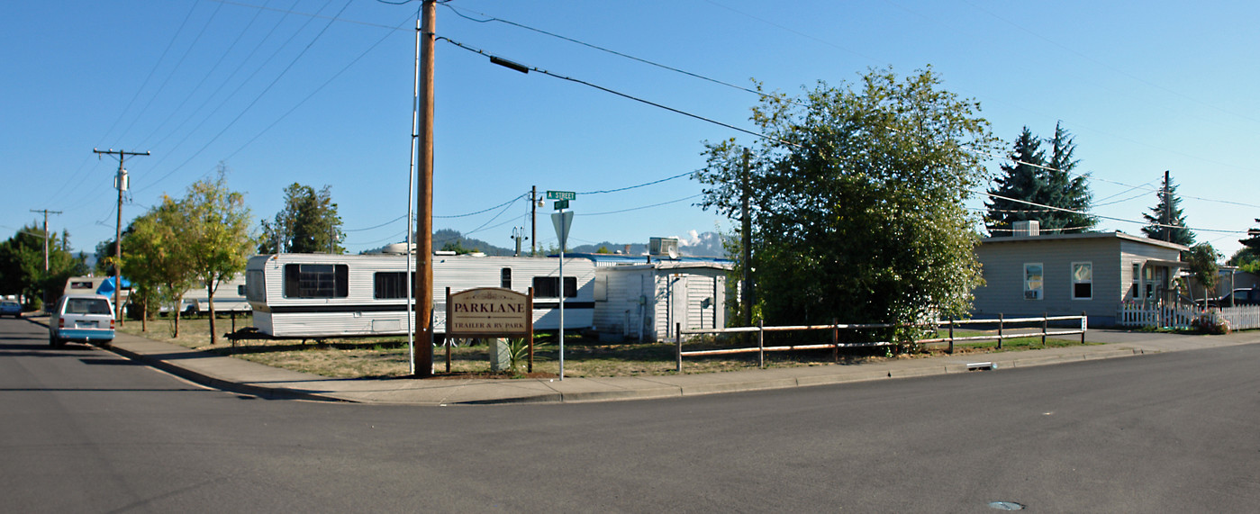 225 41st St in Springfield, OR - Building Photo