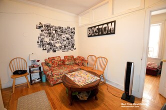 54 Egmont St, Unit 2 in Brookline, MA - Building Photo - Building Photo