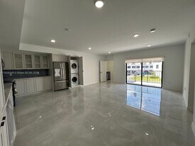 14624 SW 261st Ter, Unit 2 in Homestead, FL - Building Photo