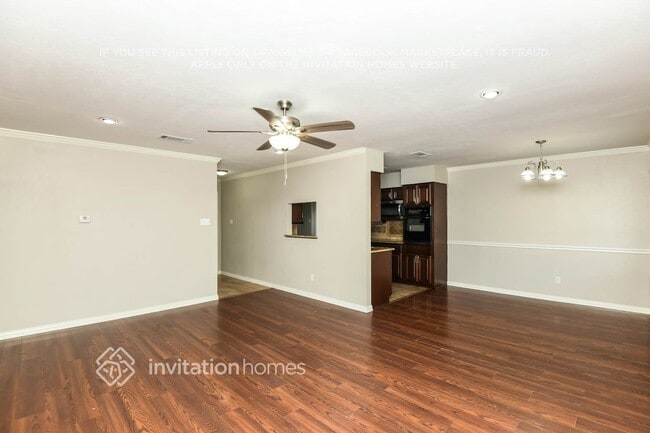 318 SW Murphy Rd in Burleson, TX - Building Photo - Building Photo