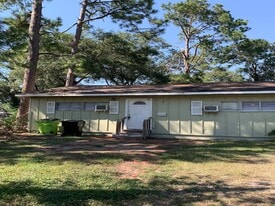 2217 Leaman Ave in Rosenberg, TX - Building Photo