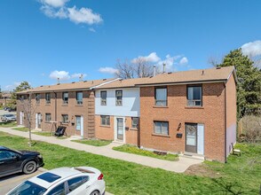 Balmoral Townhomes in Brampton, ON - Building Photo - Building Photo