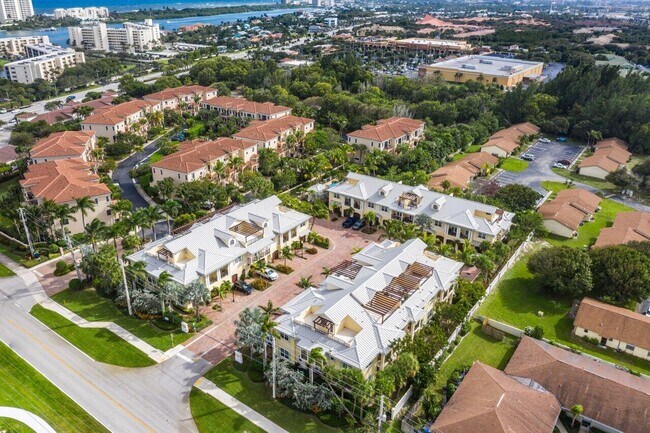 3770 County Line Rd in Tequesta, FL - Building Photo - Building Photo