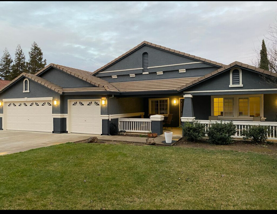 1500 Hannah Ct in Dixon, CA - Building Photo