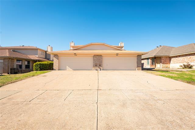 717 Lariat Ln in White Settlement, TX - Building Photo - Building Photo