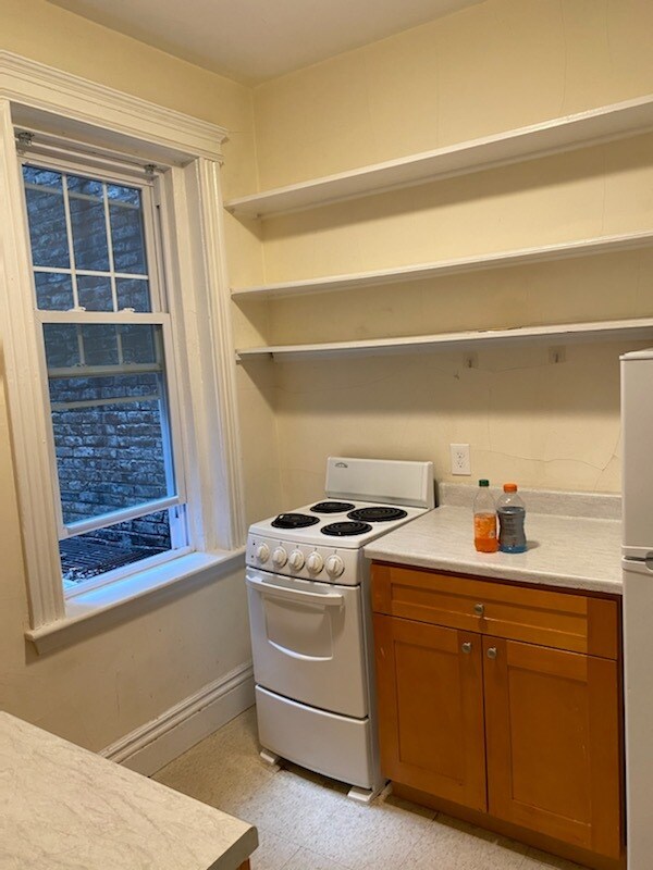 29 Park Dr, Unit 31-8 in Boston, MA - Foto de edificio - Building Photo
