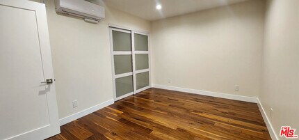 3015 1/2 Future Pl in Los Angeles, CA - Building Photo - Building Photo