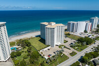 Sabal Shores in Boca Raton, FL - Foto de edificio - Building Photo