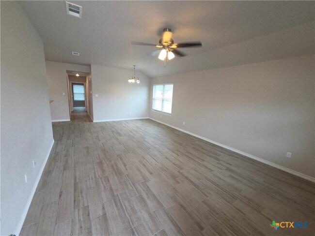 332 Arnold Dr in Belton, TX - Building Photo - Building Photo