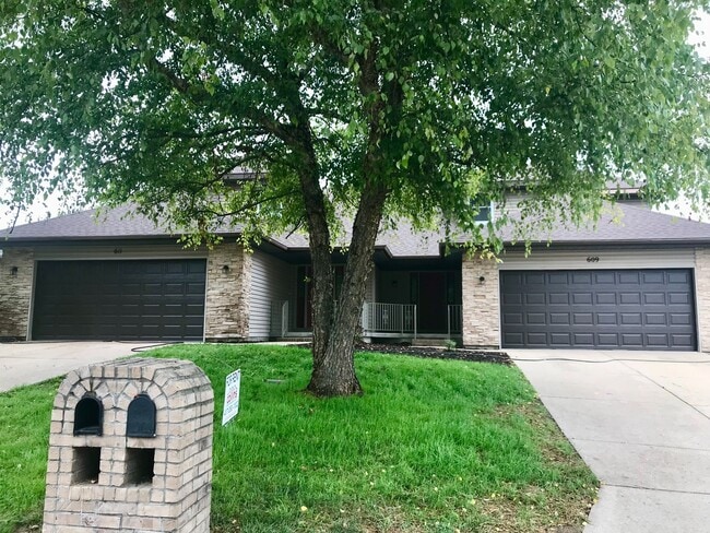 property at 609 W Bryant St