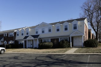 Chateau Apartments in Burlington, NJ - Building Photo - Building Photo